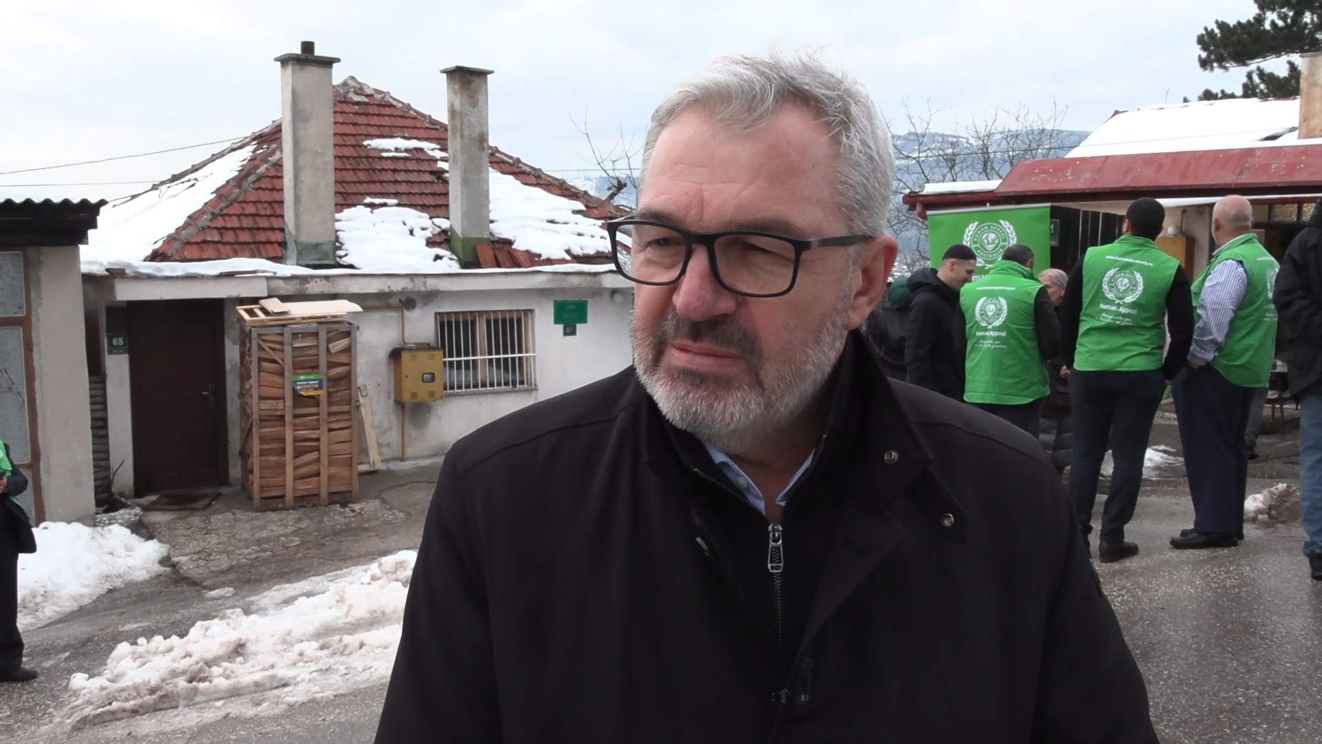 ibrahim malanovic.jpg - Islamska zajednica u BiH: Počela akcija podjele drva, peći i prehrambrenih paketa za ugroženo stanovni&scaron;tvo